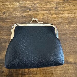 Black kisslock coin purse